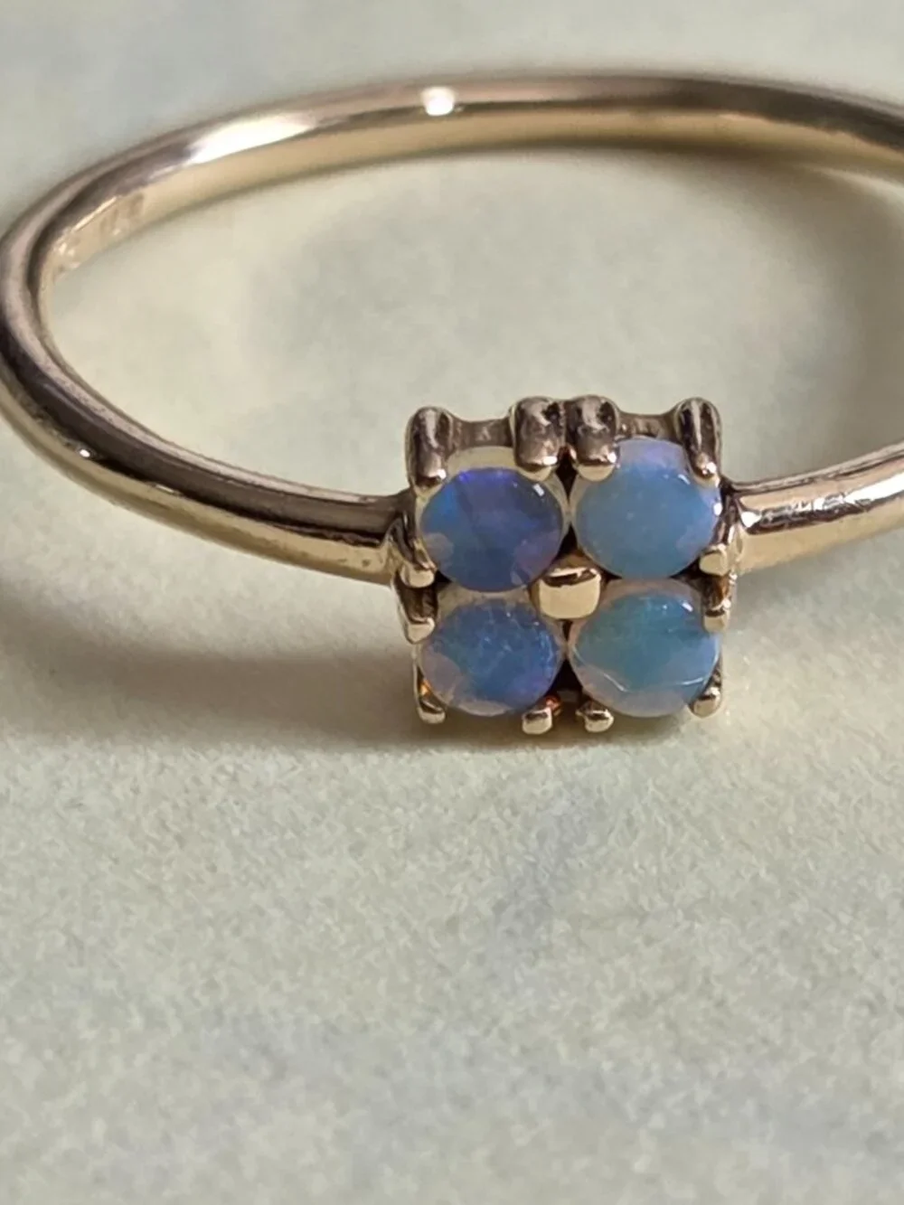 Wwake opal ring sz 4.25 14k yellow gold